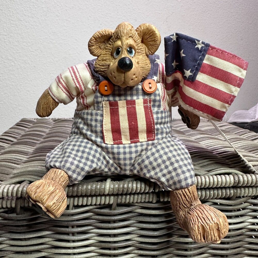 NWT Collectible Vintage TTHE COUNTRY FOLKS Russ Shelf Sitter Patriotic USA FLAG